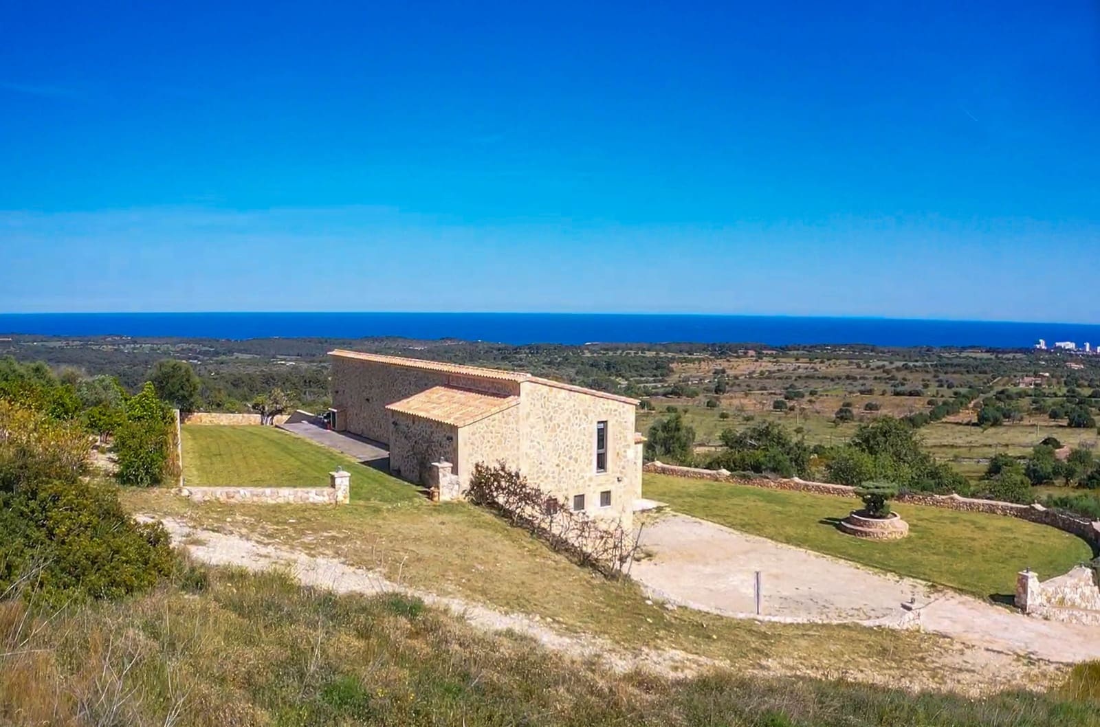 4 bedroom Finca/Country House for sale in Cala Murada with pool - € 2,450,000 (Ref: 9678244)