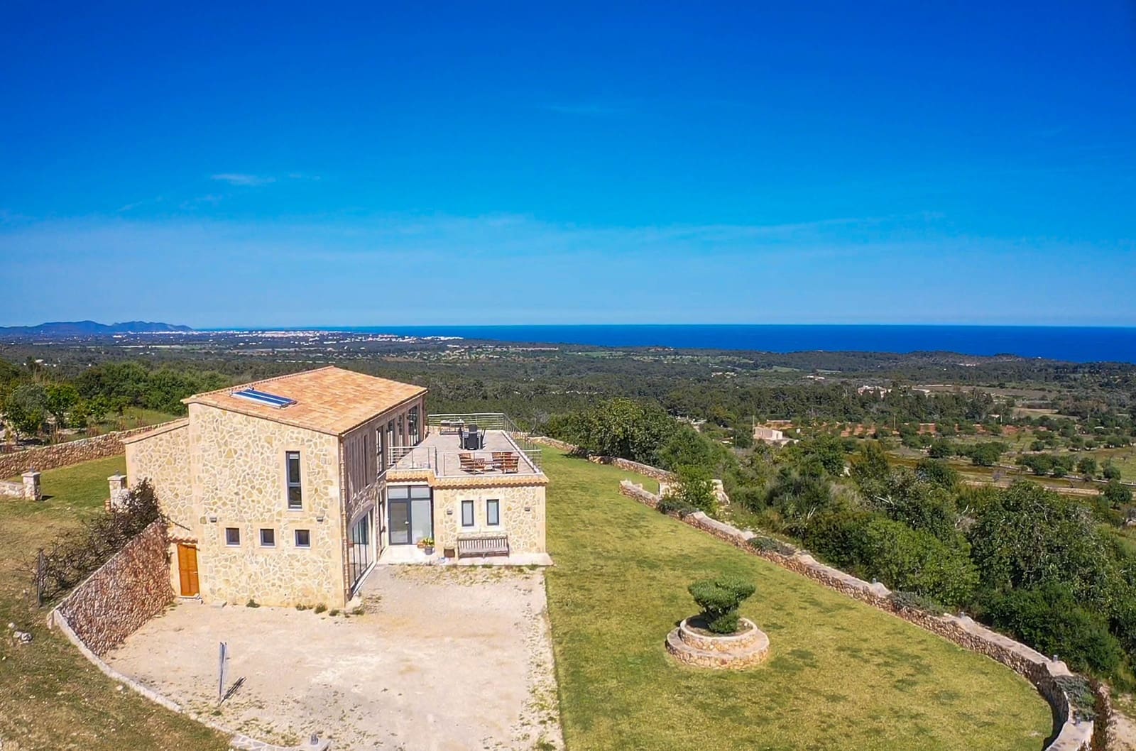 4 bedroom Finca/Country House for sale in Cala Murada with pool - € 2,450,000 (Ref: 9678244)