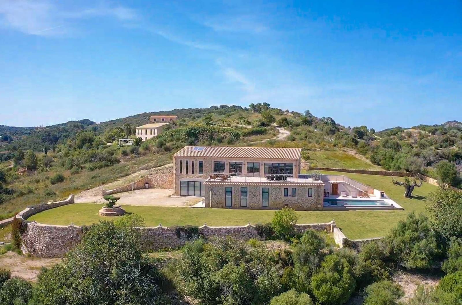4 bedroom Finca/Country House for sale in Cala Murada with pool - € 2,450,000 (Ref: 9678244)