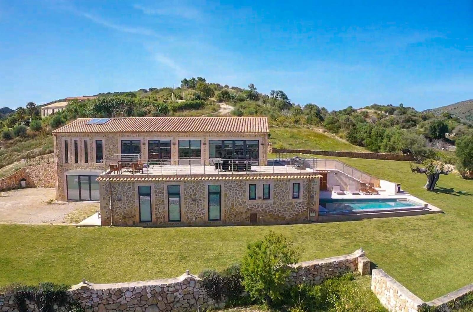 4 bedroom Finca/Country House for sale in Cala Murada with pool - € 2,450,000 (Ref: 9678244)