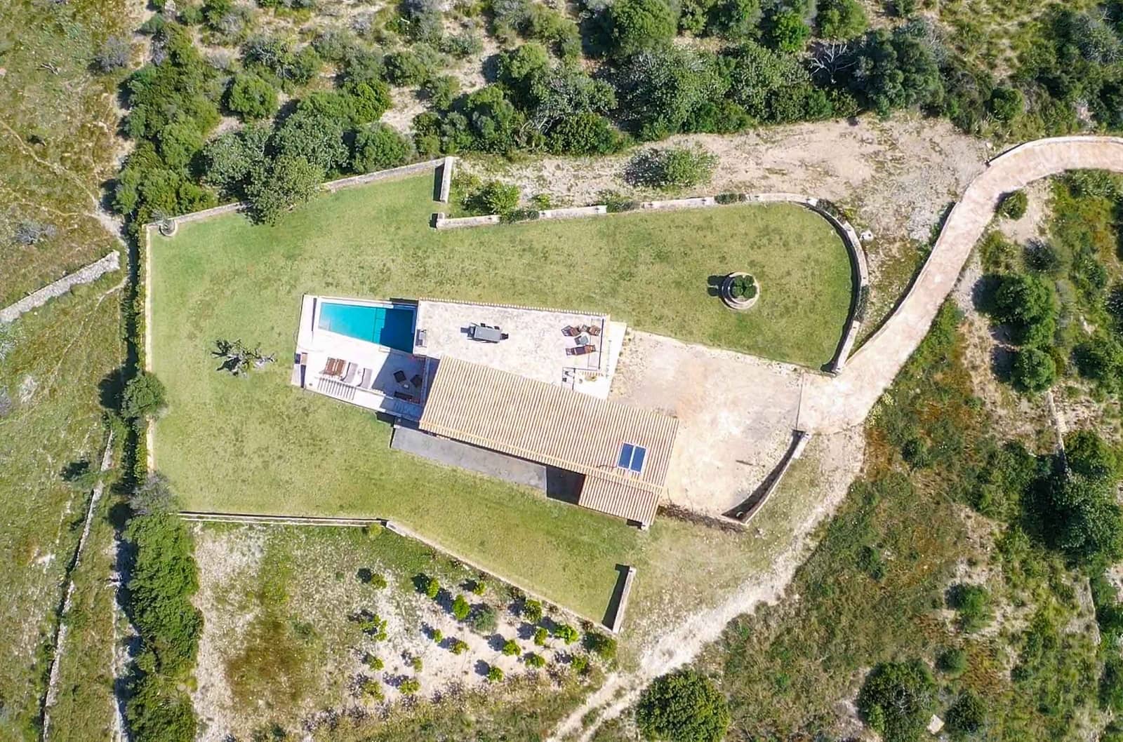 4 bedroom Finca/Country House for sale in Cala Murada with pool - € 2,450,000 (Ref: 9678244)