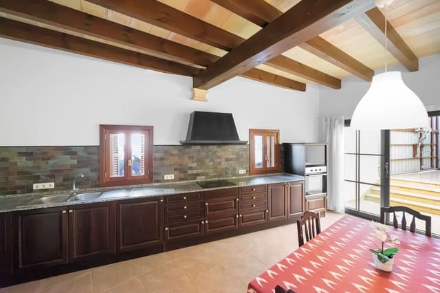 Casa de 4 habitaciones en Felanitx en venta - 395.000 € (Ref: 9678273)