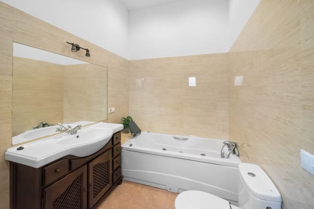 Casa de 4 habitaciones en Felanitx en venta - 395.000 € (Ref: 9678273)