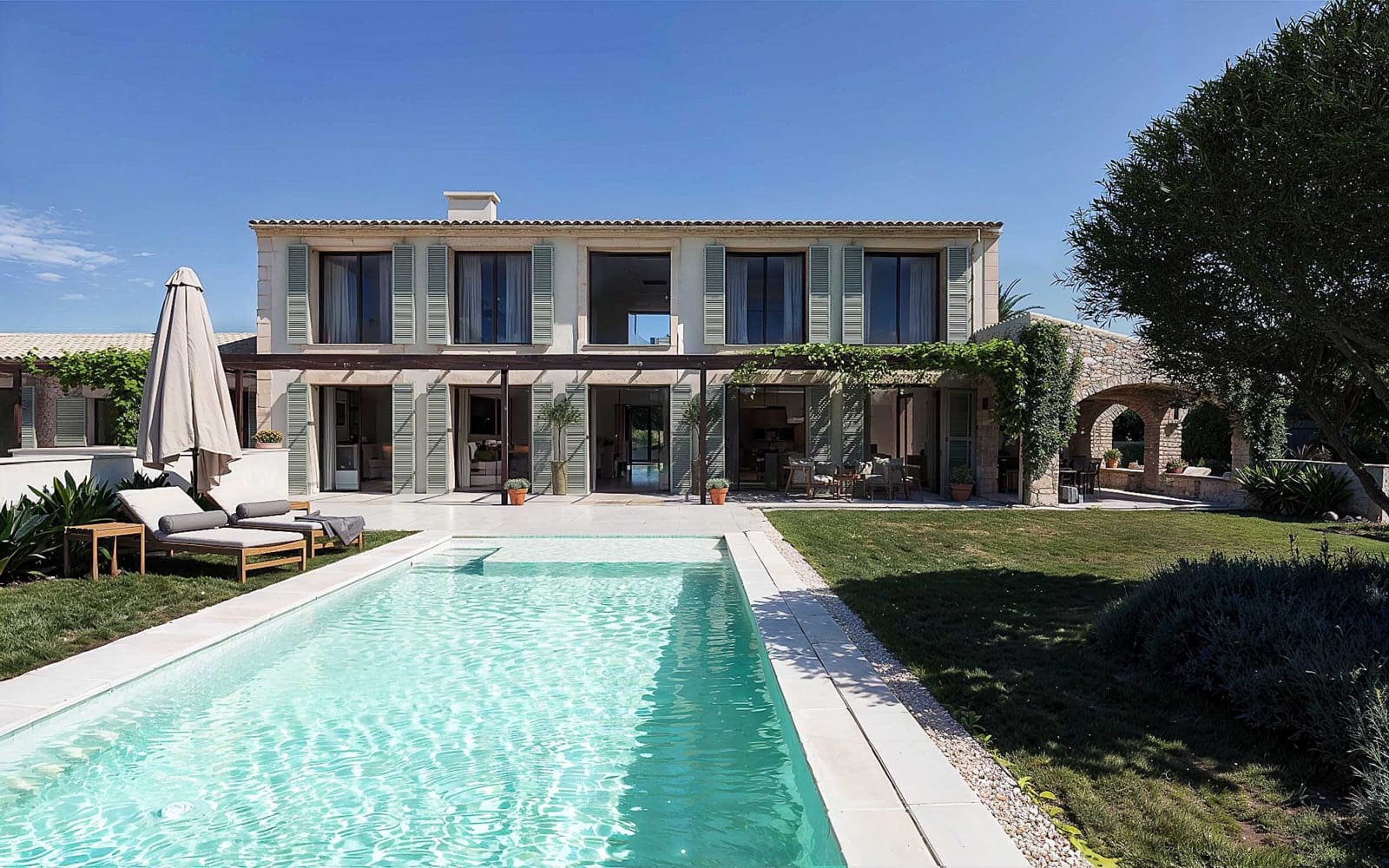 5 slaapkamer Finca/Landhuis te koop in Ses Salines met zwembad - € 4.200.000 (Ref: 9678289)