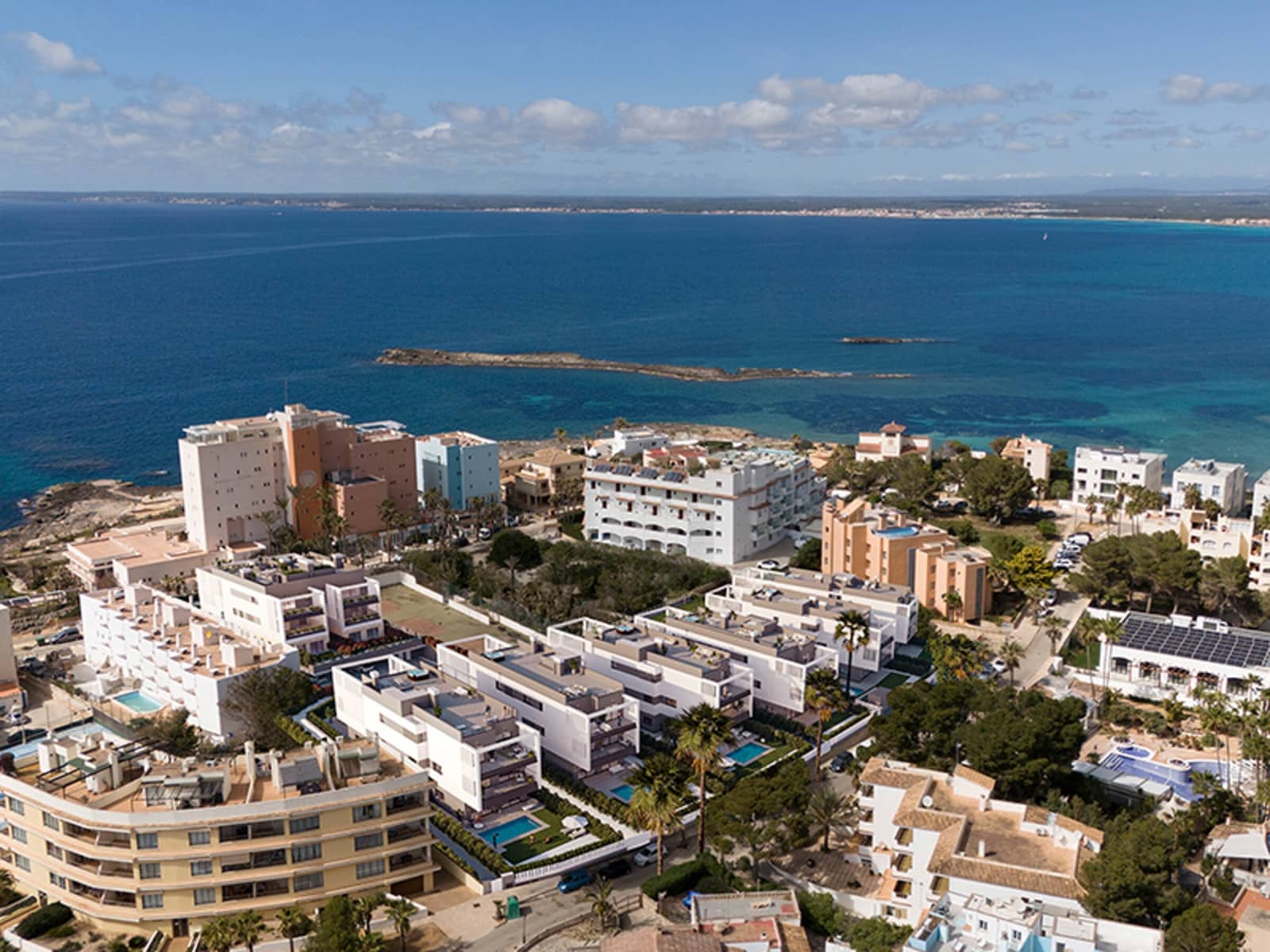 3 Zimmer Apartment zu verkaufen in Colonia de Sant Jordi mit Pool - 560.000 € (Ref: 9802897)