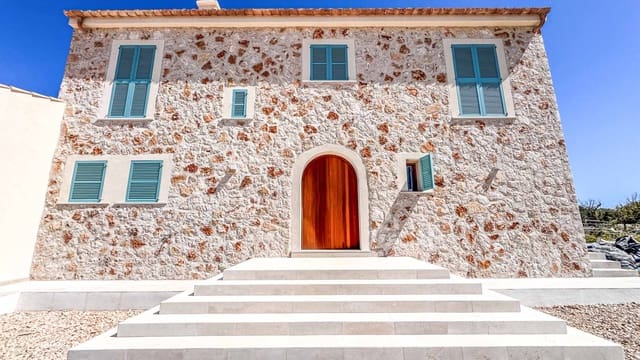 4 quarto Quinta/Casa Rural para venda em Ses Salines com piscina - 1 950 000 € (Ref: 9824090)