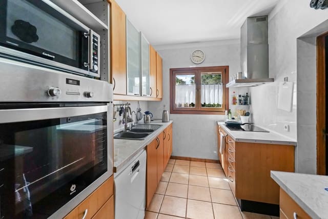 Chalet de 5 habitaciones en Cala Murada, Manacor en venta con piscina - 850.000 € (Ref: 9834301)