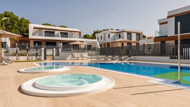 3 soverom Villa til salgs i Cala Ratjada, Capdepera med svømmebasseng - € 877 000 (Ref: 9977999)