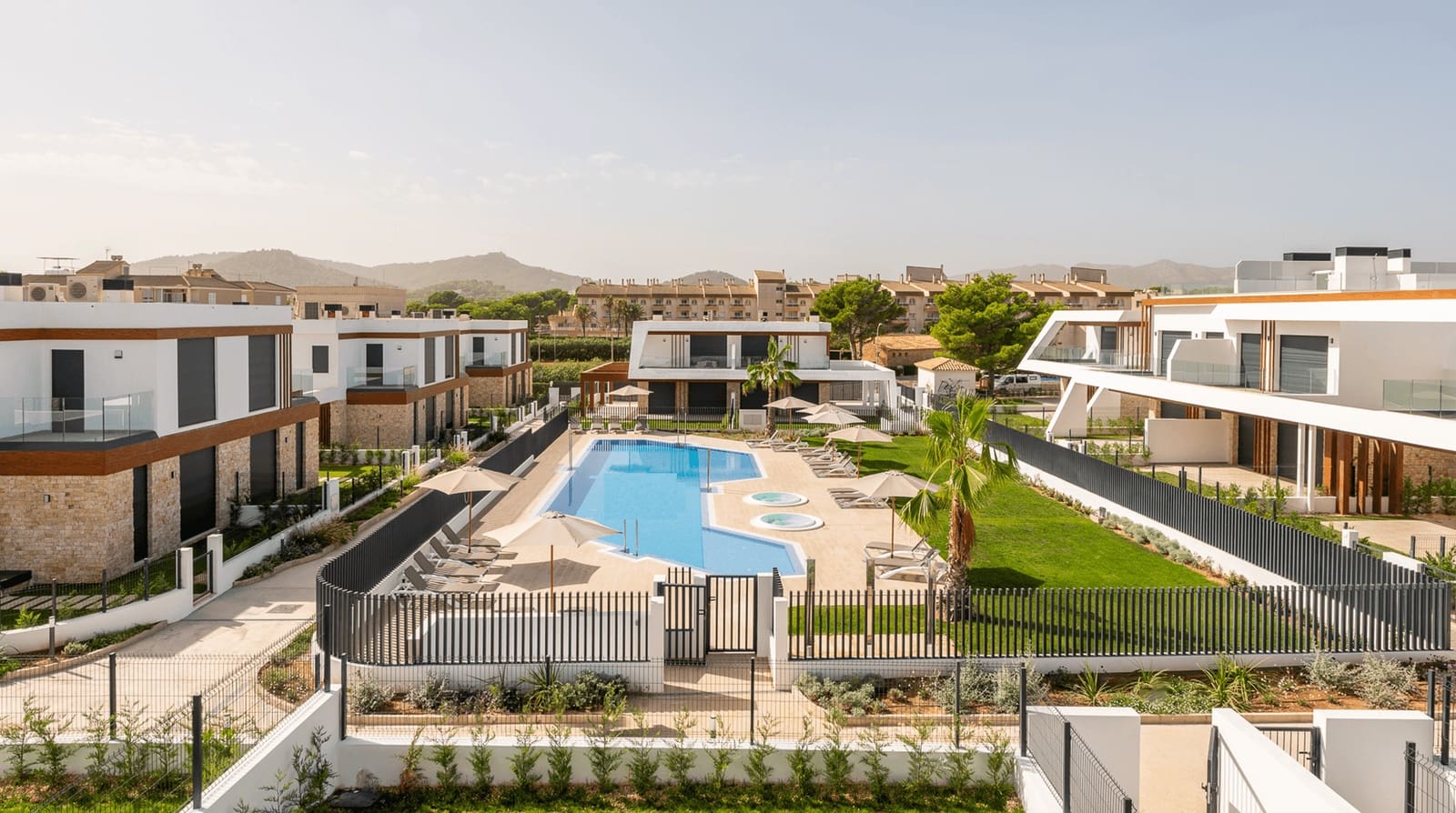 3 soveværelse Villa til salg i Cala Ratjada med swimmingpool - € 1.084.000 (Ref: 9978000)