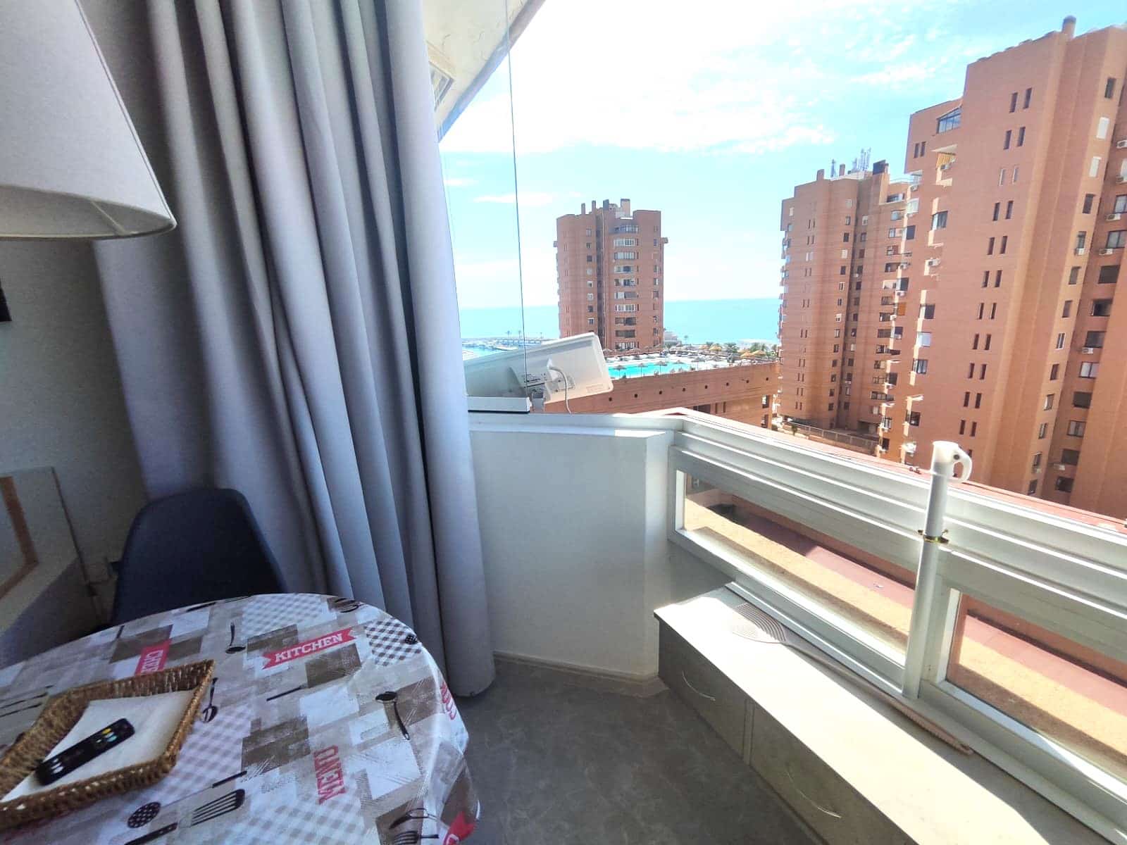 1 sypialnia Apartament przy plaży do wynajęcia w Fuengirola - 1 100 € (Ref: 10091023)