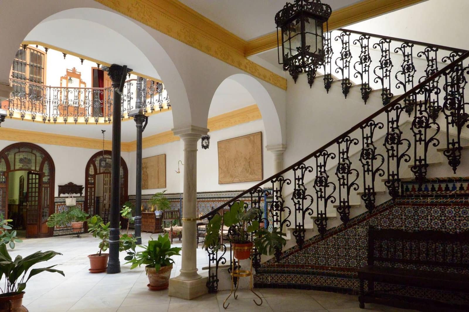 8 soveværelse Byhus til salg i Rute med swimmingpool - € 650.000 (Ref: 5413570)