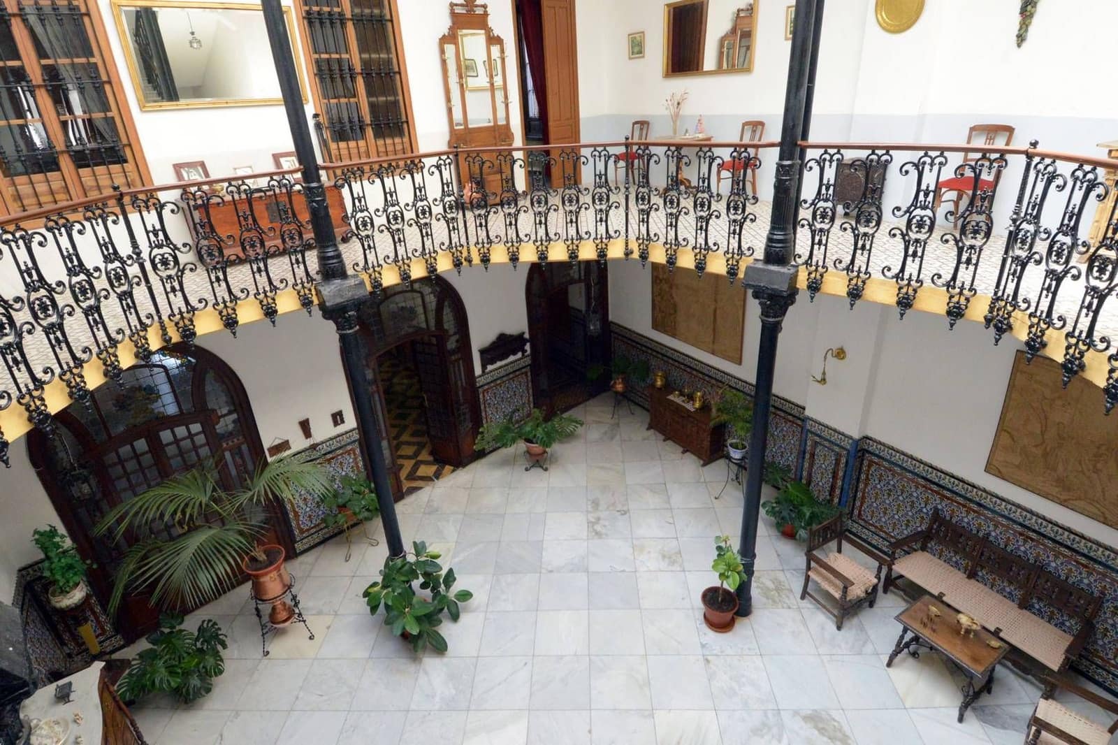 8 soveværelse Byhus til salg i Rute med swimmingpool - € 650.000 (Ref: 5413570)