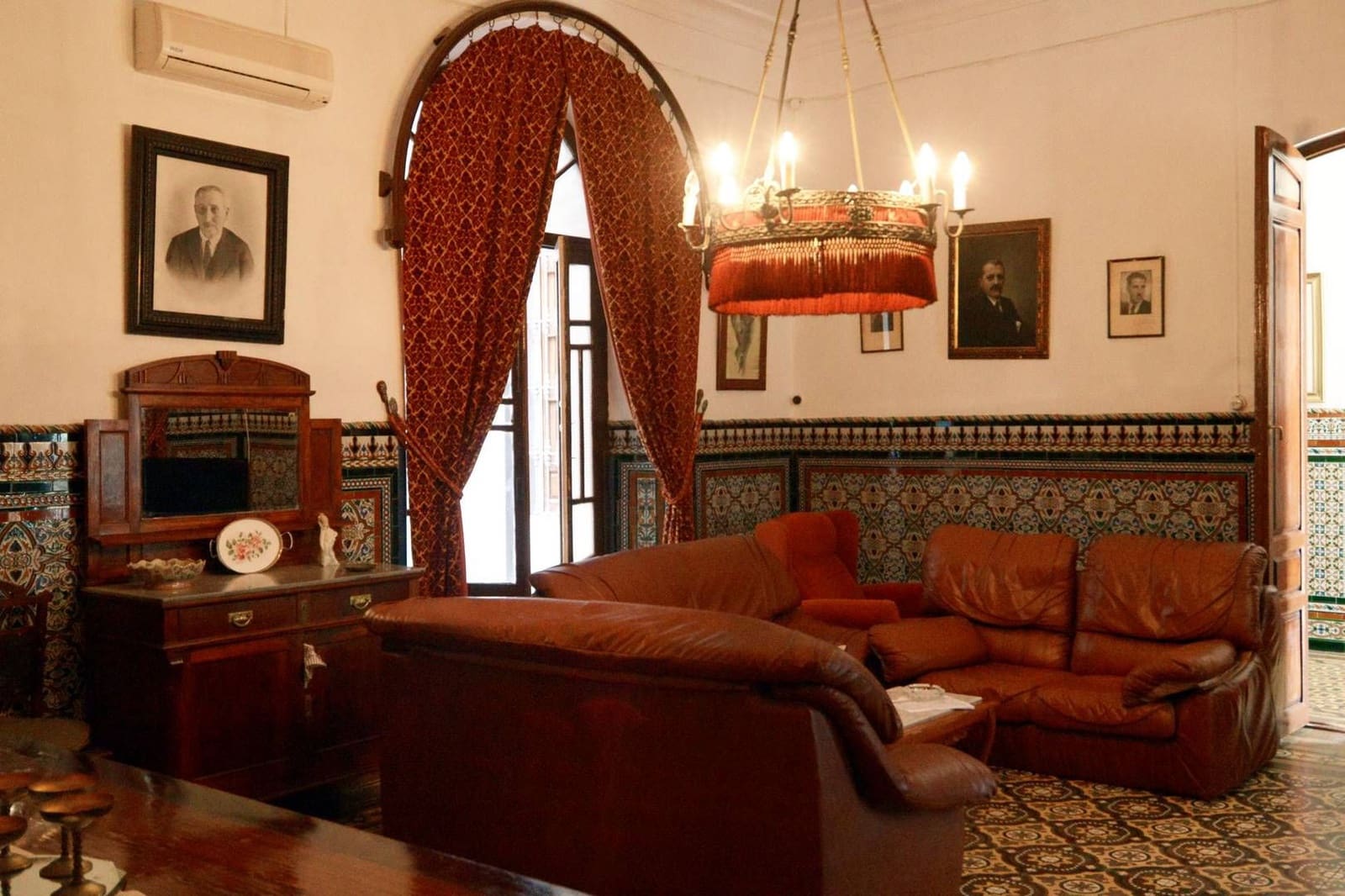 8 soveværelse Byhus til salg i Rute med swimmingpool - € 650.000 (Ref: 5413570)