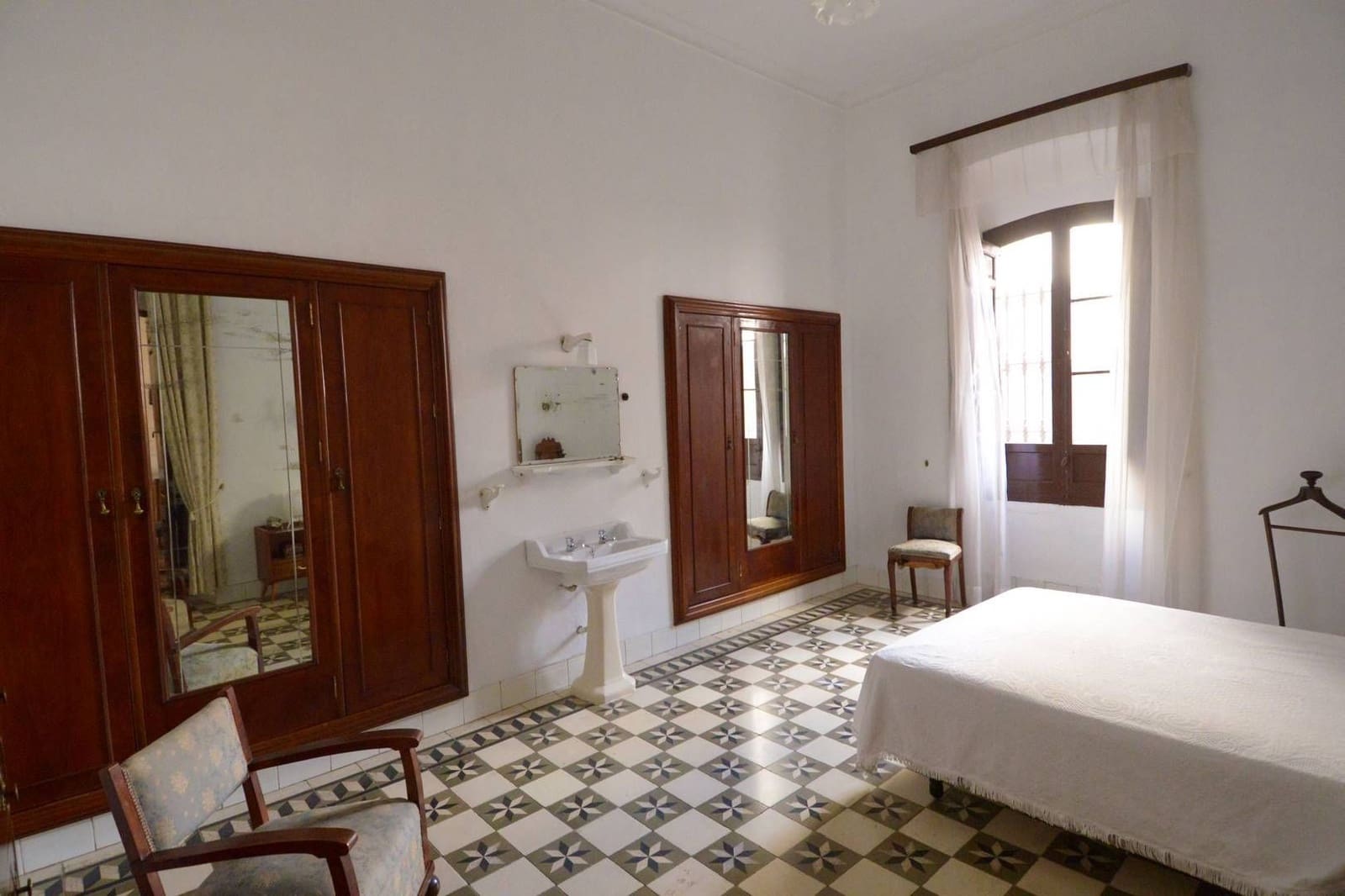 8 soveværelse Byhus til salg i Rute med swimmingpool - € 650.000 (Ref: 5413570)