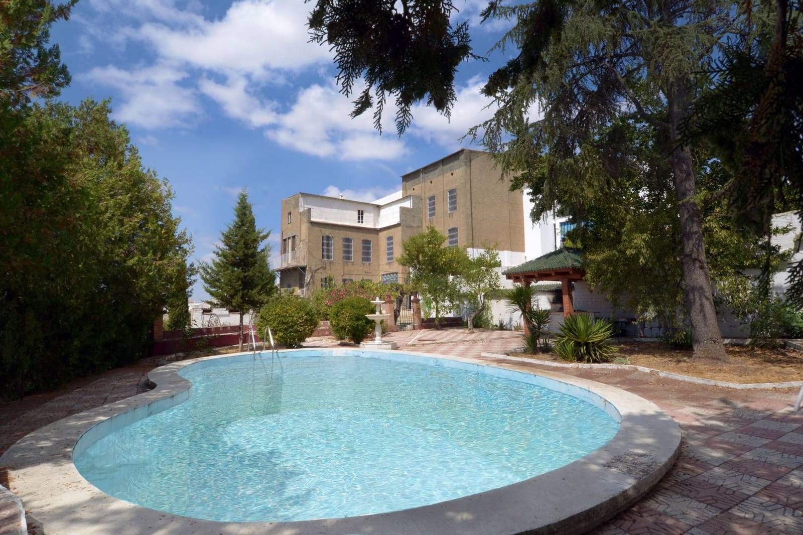 8 soveværelse Byhus til salg i Rute med swimmingpool - € 650.000 (Ref: 5413570)