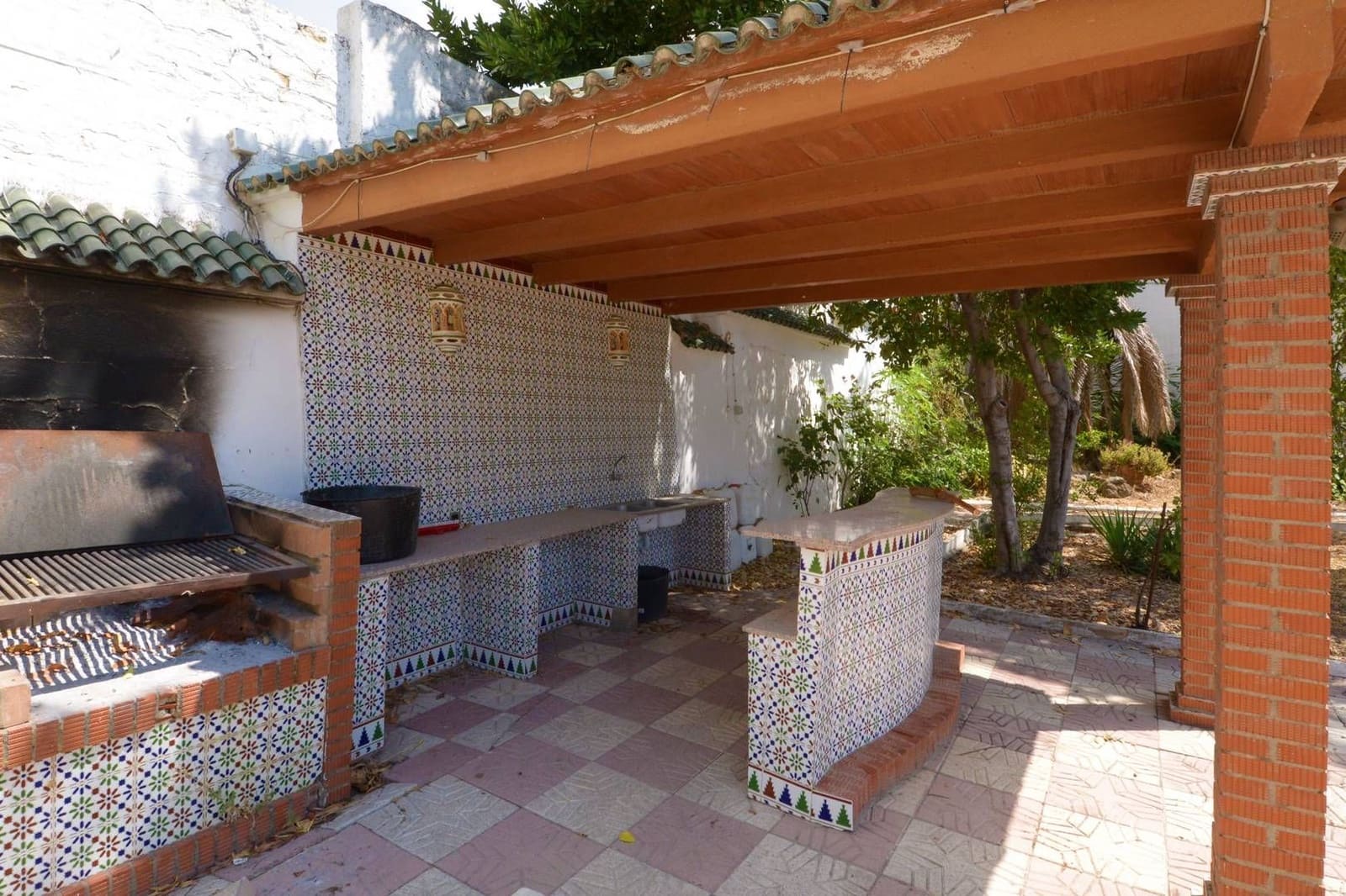 8 soveværelse Byhus til salg i Rute med swimmingpool - € 650.000 (Ref: 5413570)