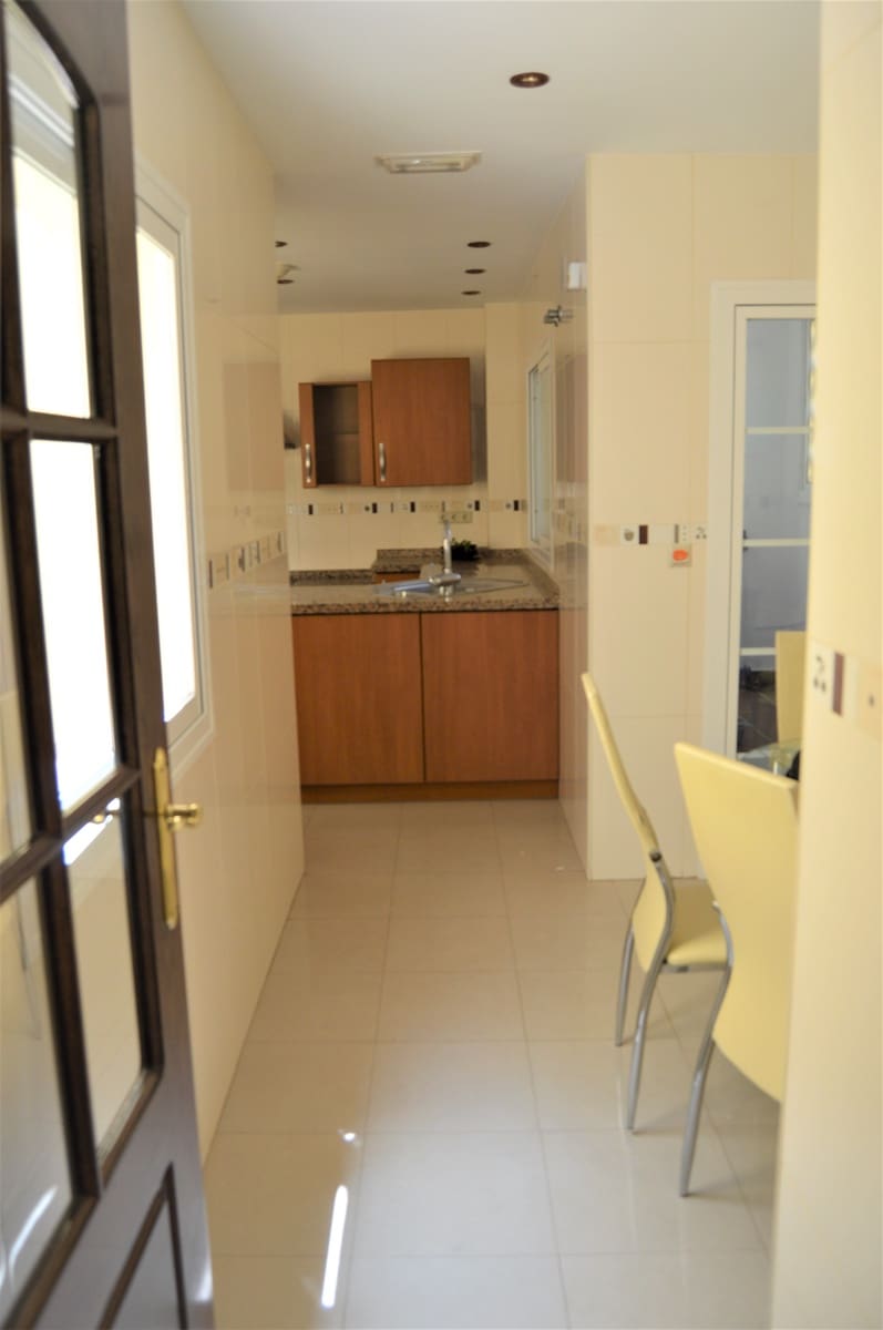 4 soveværelse Byhus til salg i Ojen med garage - € 524.000 (Ref: 6045781)