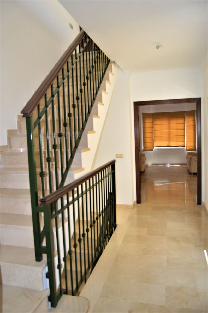 4 soveværelse Byhus til salg i Ojen med garage - € 524.000 (Ref: 6045781)