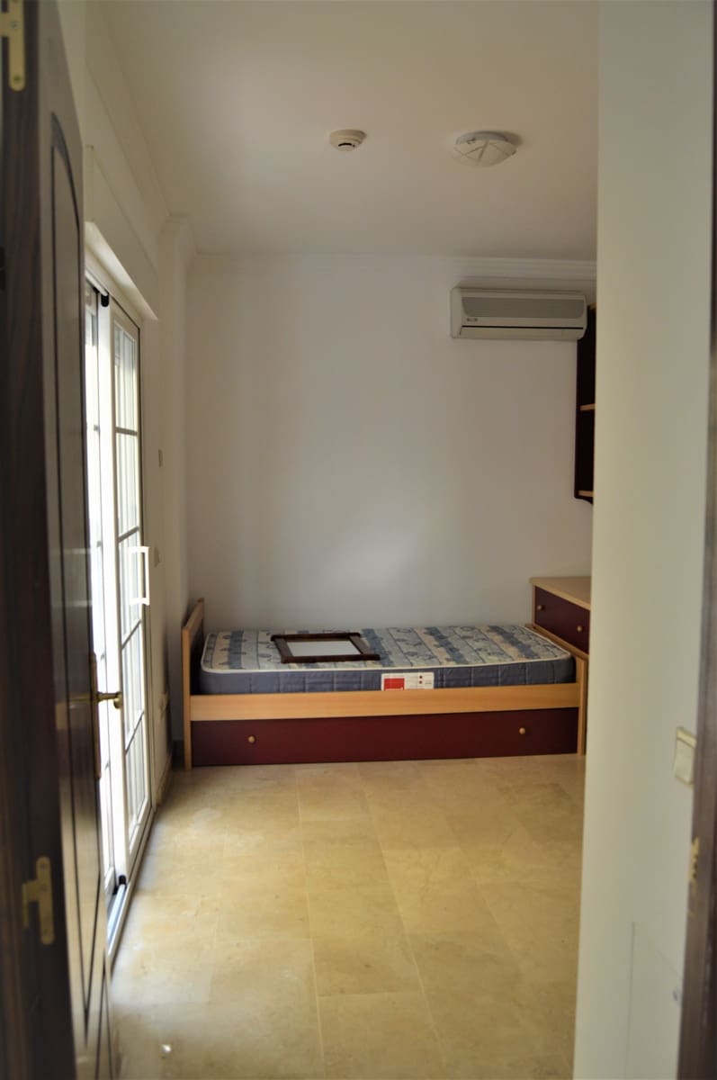 4 soveværelse Byhus til salg i Ojen med garage - € 524.000 (Ref: 6045781)