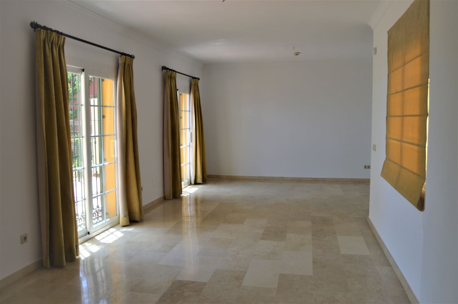 4 soveværelse Byhus til salg i Ojen med garage - € 524.000 (Ref: 6045781)