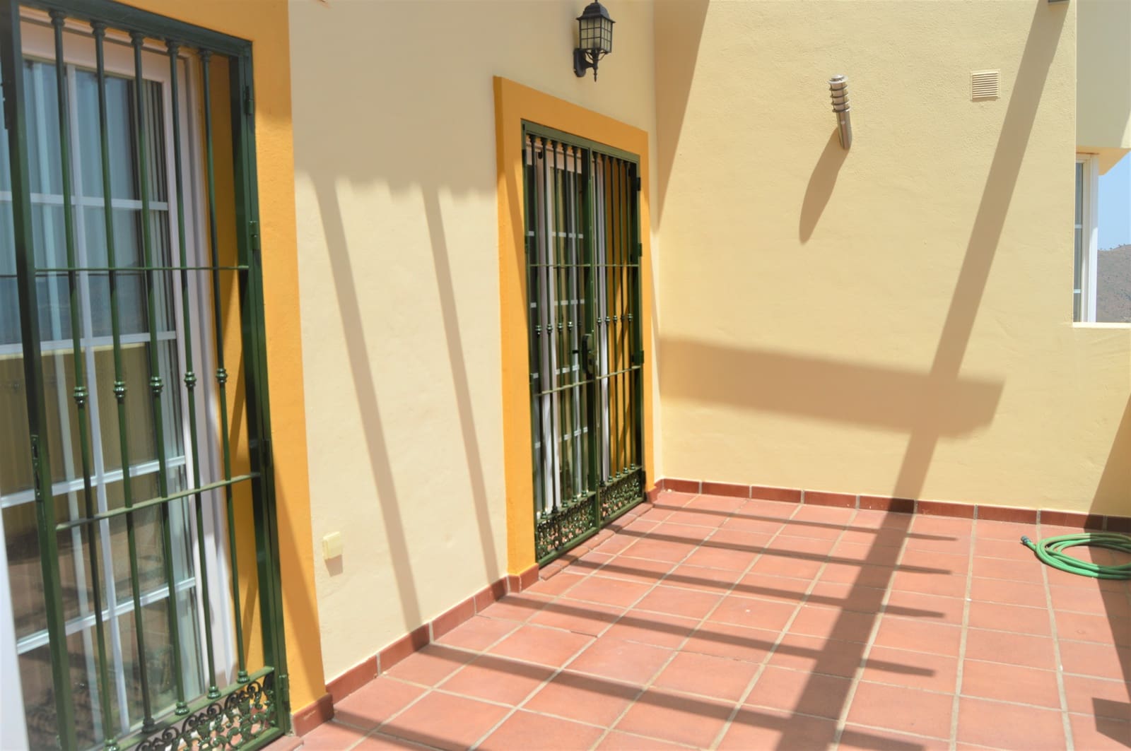 4 soveværelse Byhus til salg i Ojen med garage - € 524.000 (Ref: 6045781)