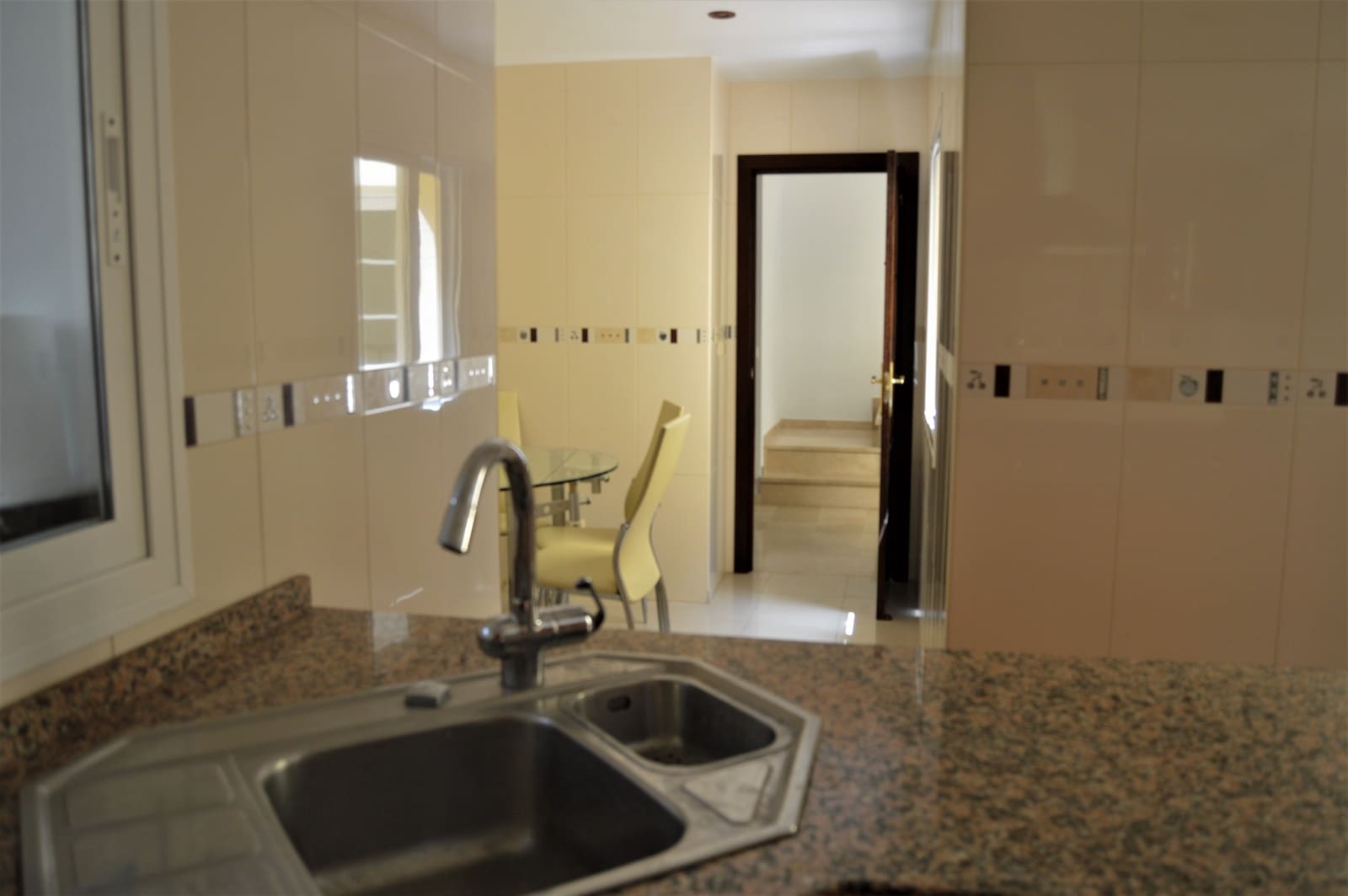 4 soveværelse Byhus til salg i Ojen med garage - € 524.000 (Ref: 6045781)