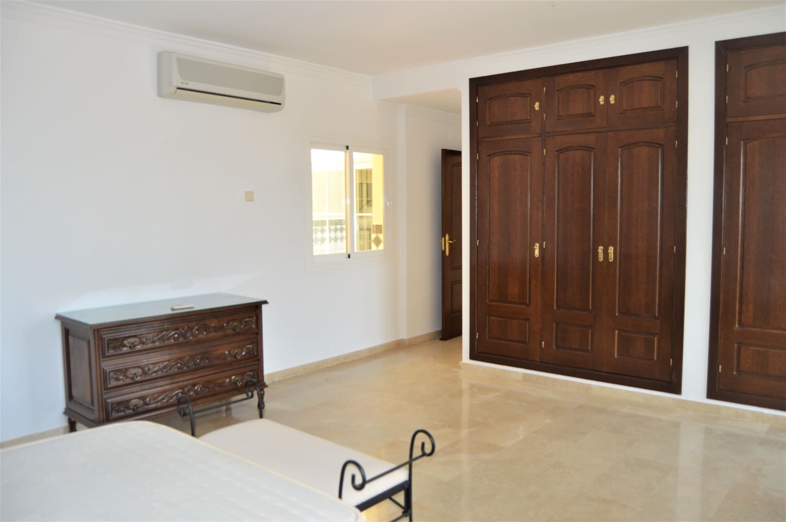 4 soveværelse Byhus til salg i Ojen med garage - € 524.000 (Ref: 6045781)