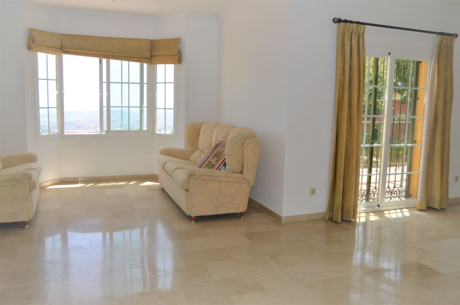 4 soveværelse Byhus til salg i Ojen med garage - € 524.000 (Ref: 6045781)