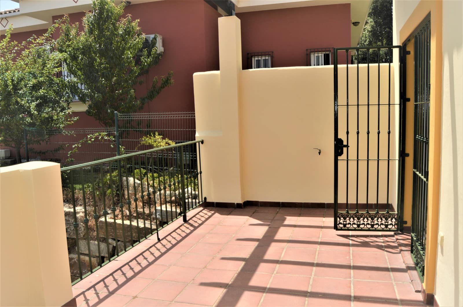 4 soveværelse Byhus til salg i Ojen med garage - € 524.000 (Ref: 6045781)