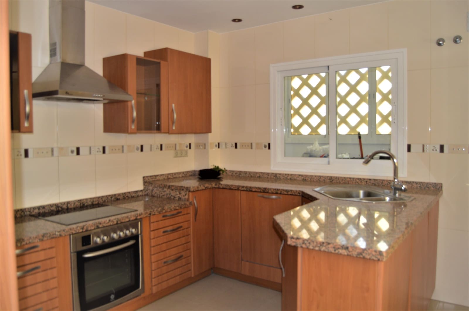 4 soveværelse Byhus til salg i Ojen med garage - € 524.000 (Ref: 6045781)