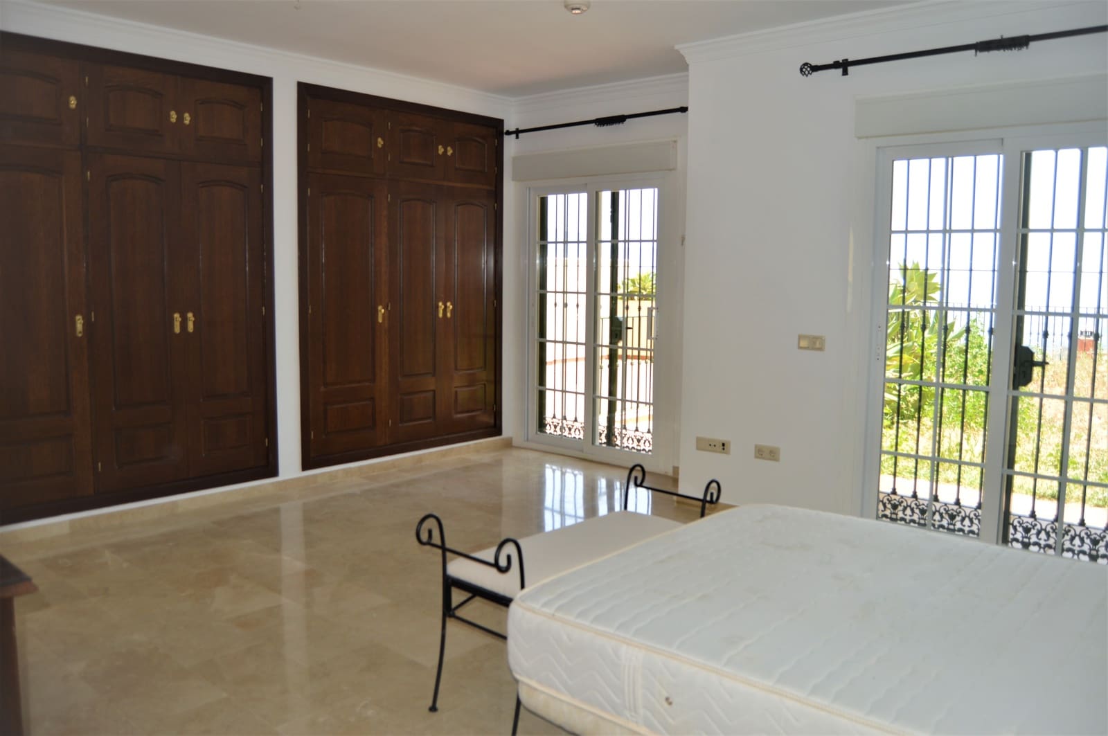 4 soveværelse Byhus til salg i Ojen med garage - € 524.000 (Ref: 6045781)