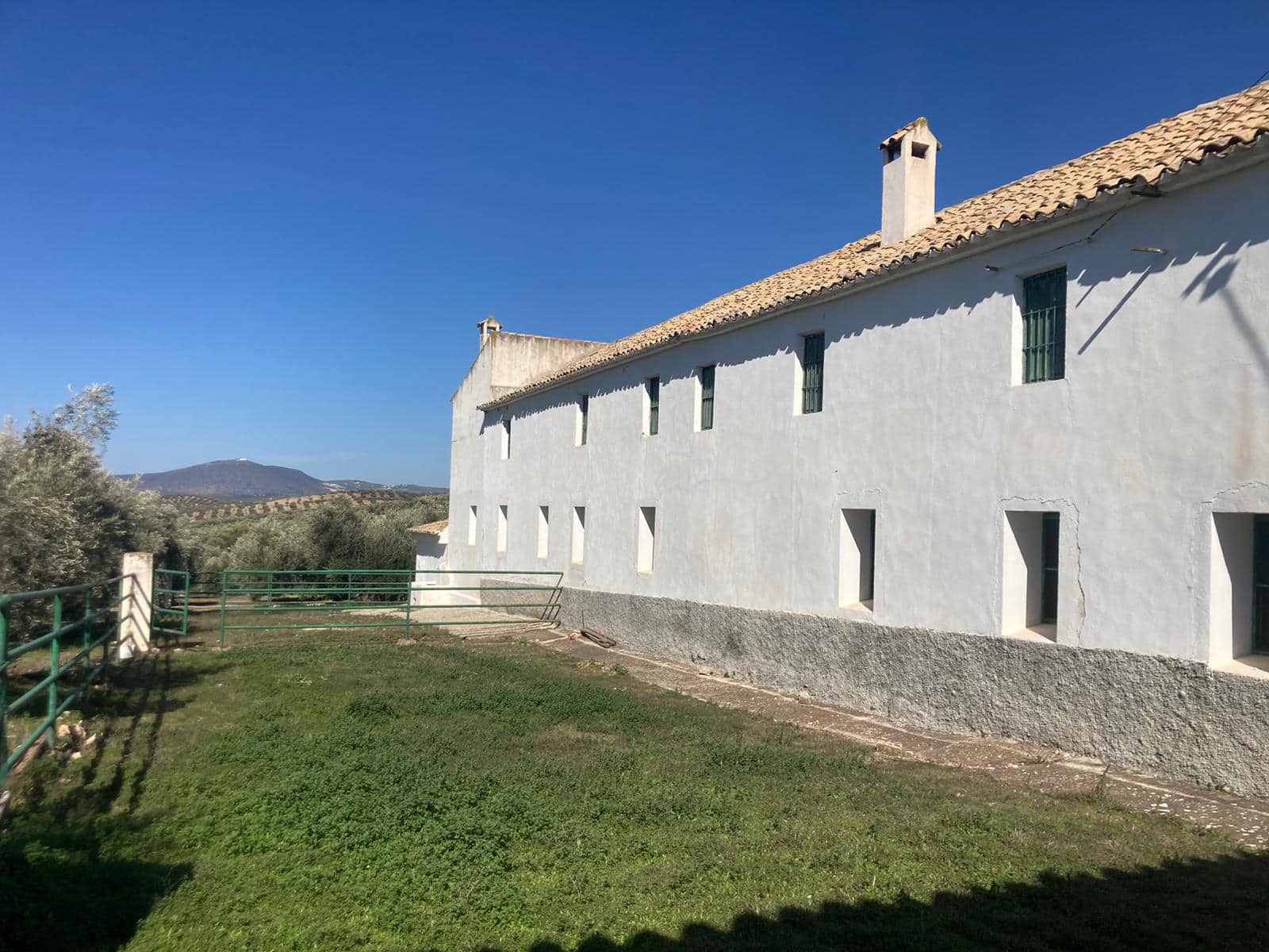 36 soveværelse Finca/Landehus til salg i Rute med garage - € 3.300.000 (Ref: 7464690)