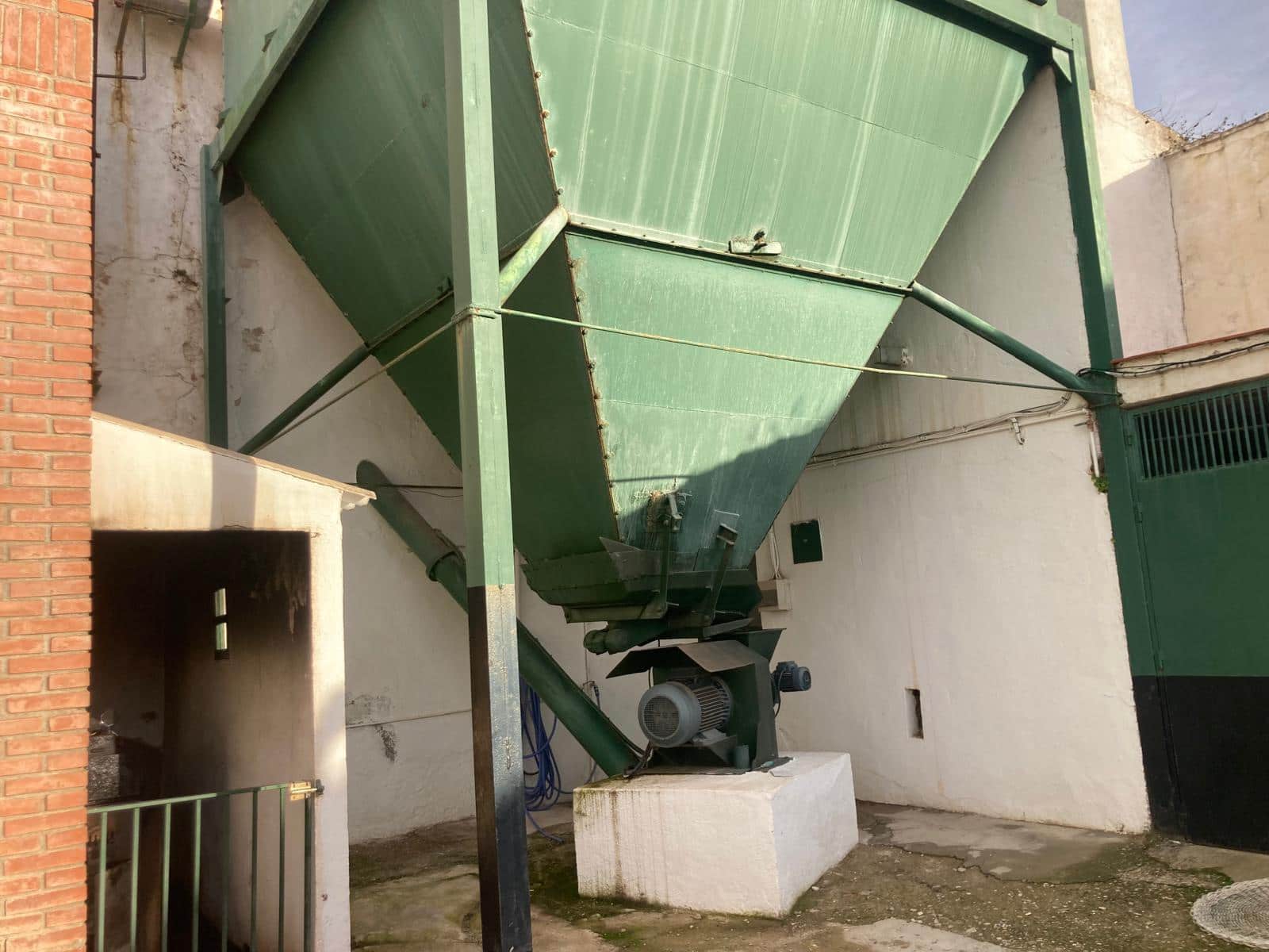 36 soveværelse Finca/Landehus til salg i Rute med garage - € 3.300.000 (Ref: 7464690)