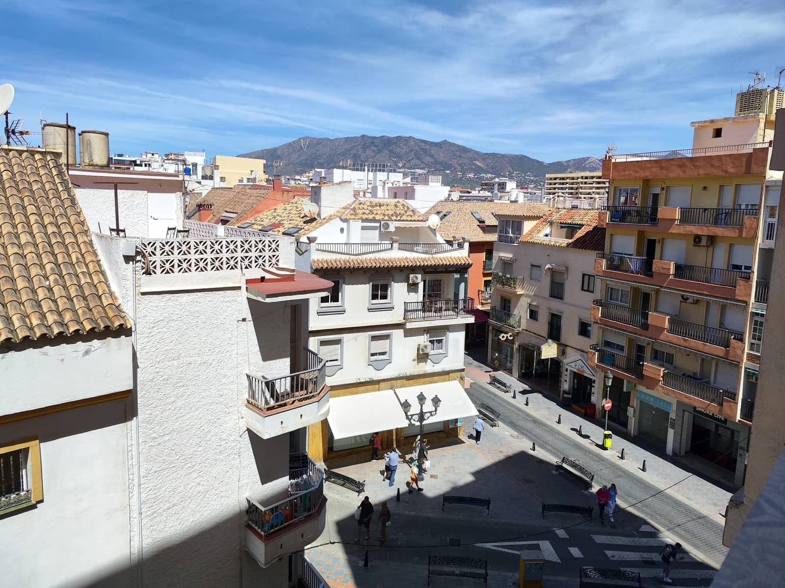 2 soveværelse Strandlejlighed til leje i Fuengirola - € 1.330 (Ref: 7603071)