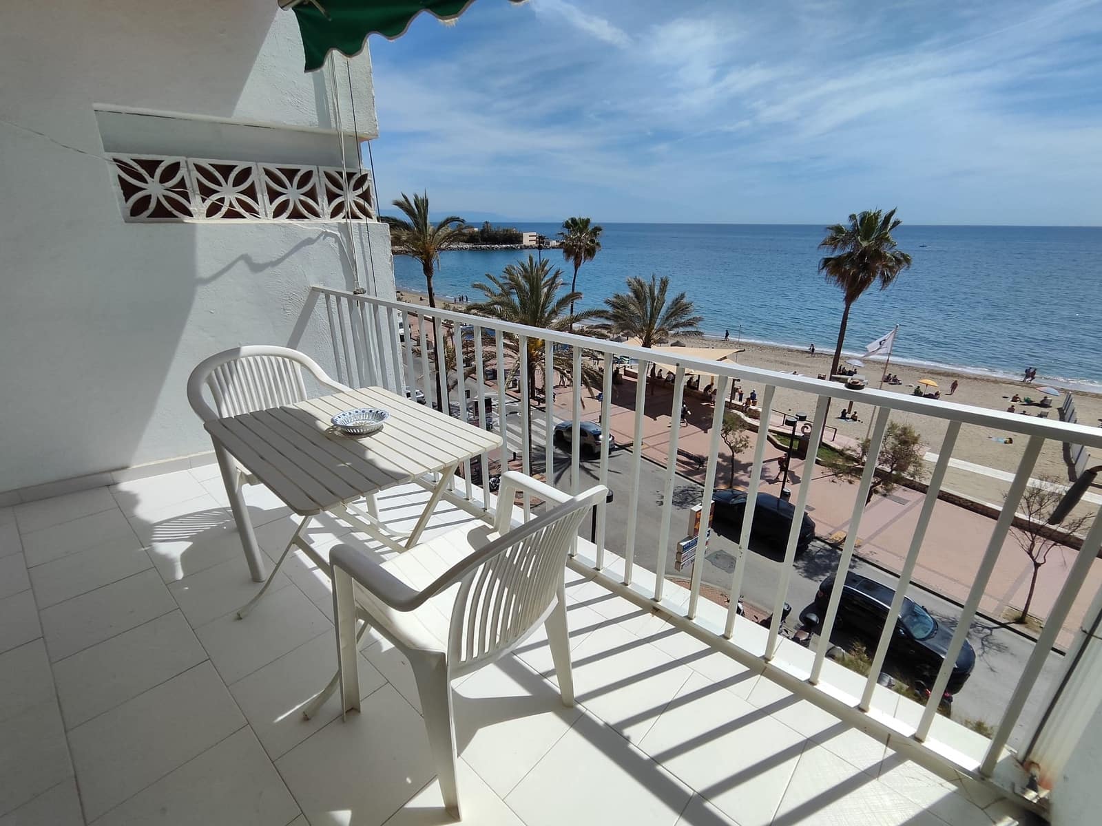 2 soveværelse Strandlejlighed til leje i Fuengirola - € 1.330 (Ref: 7603071)