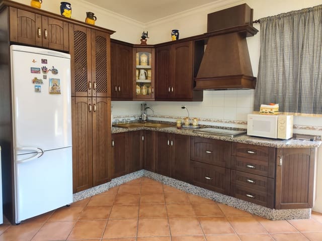 5 soverom Villa til salgs i Rute med garasje - € 262 000 (Ref: 7706426)