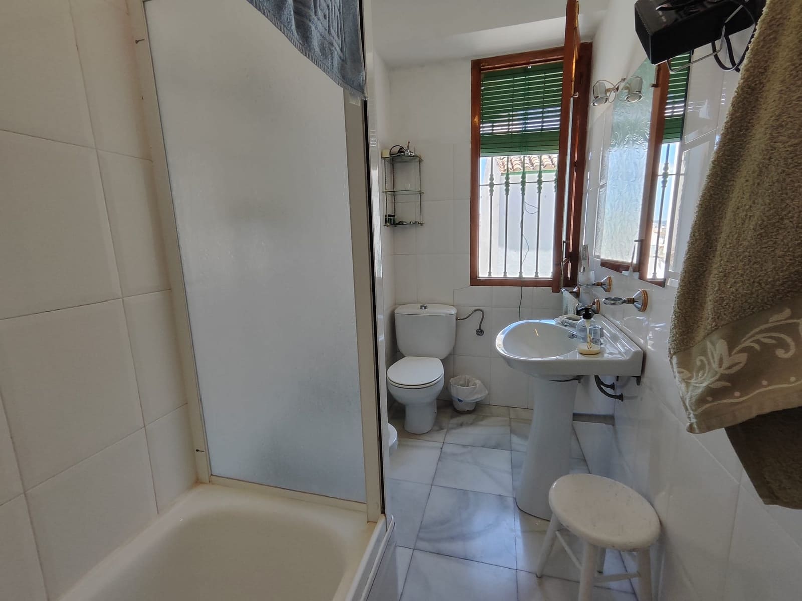 6 soveværelse Rækkehus til salg i Rute med garage - € 330.000 (Ref: 7744936)