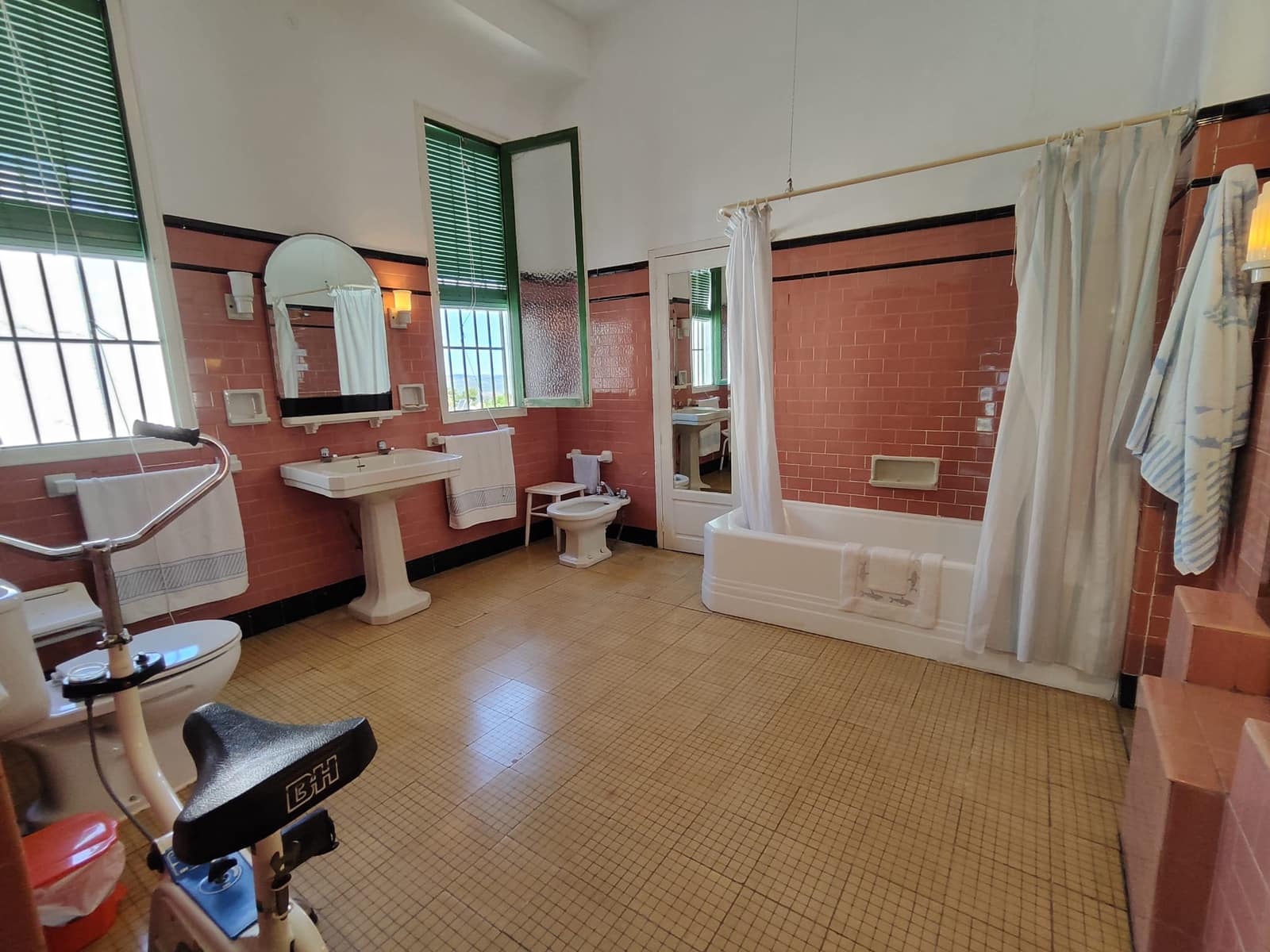 6 soveværelse Rækkehus til salg i Rute med garage - € 330.000 (Ref: 7744936)