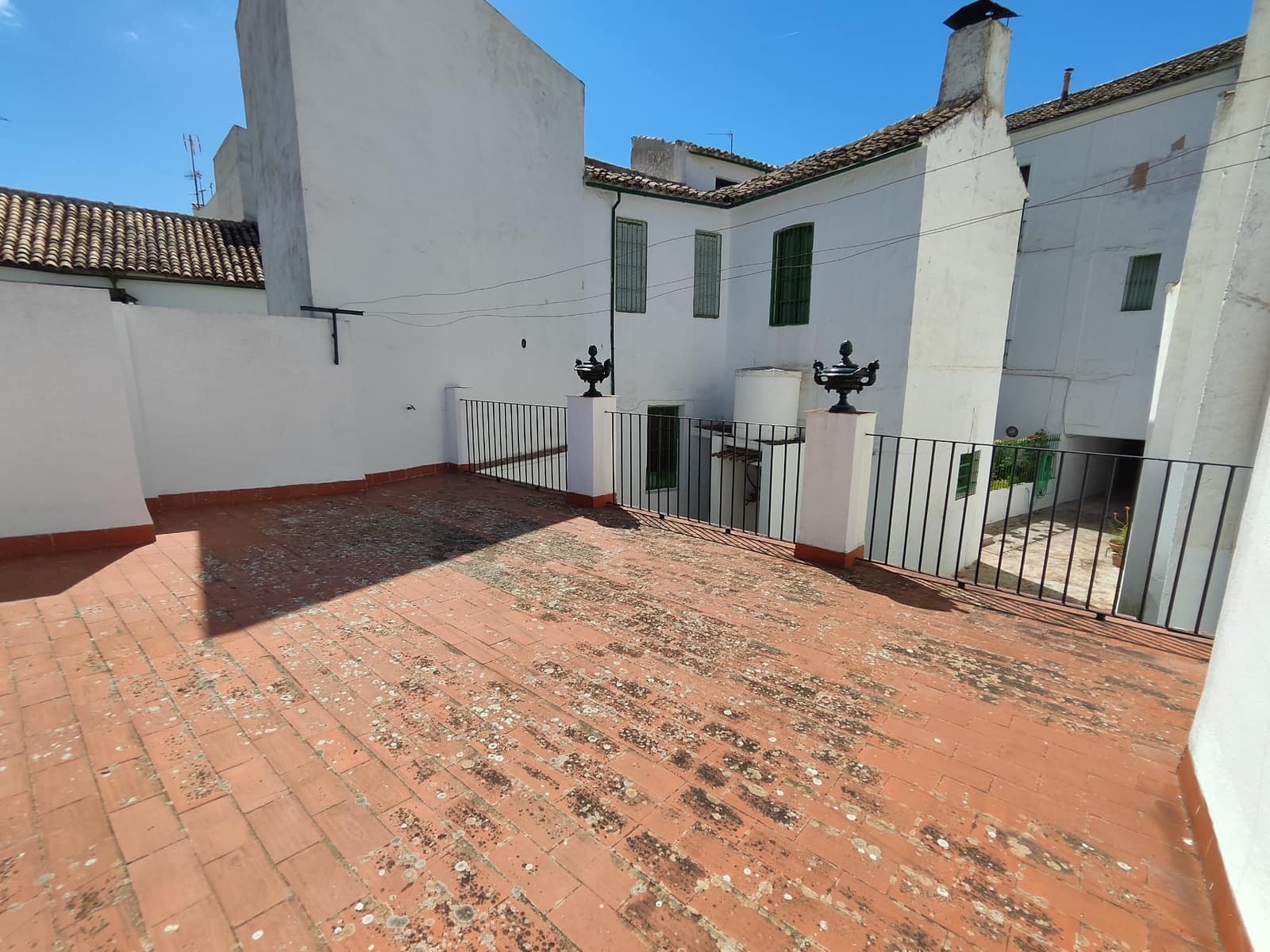 6 soveværelse Rækkehus til salg i Rute med garage - € 330.000 (Ref: 7744936)