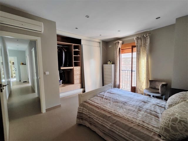 3 camera da letto Appartamento in vendita in Rute - 120.000 € (Rif: 7754954)