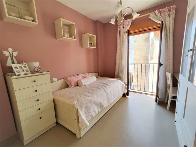 3 camera da letto Appartamento in vendita in Rute - 120.000 € (Rif: 7754954)