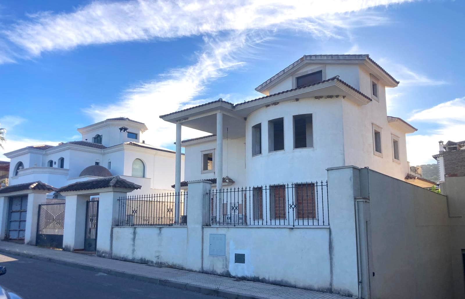 7 soveværelse Villa til salg i Priego de Cordoba med swimmingpool garage - € 340.000 (Ref: 7866703)
