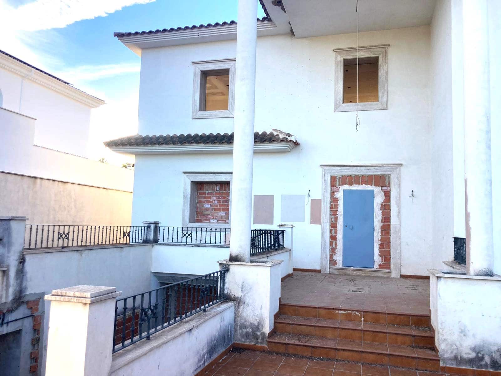 7 soveværelse Villa til salg i Priego de Cordoba med swimmingpool garage - € 340.000 (Ref: 7866703)