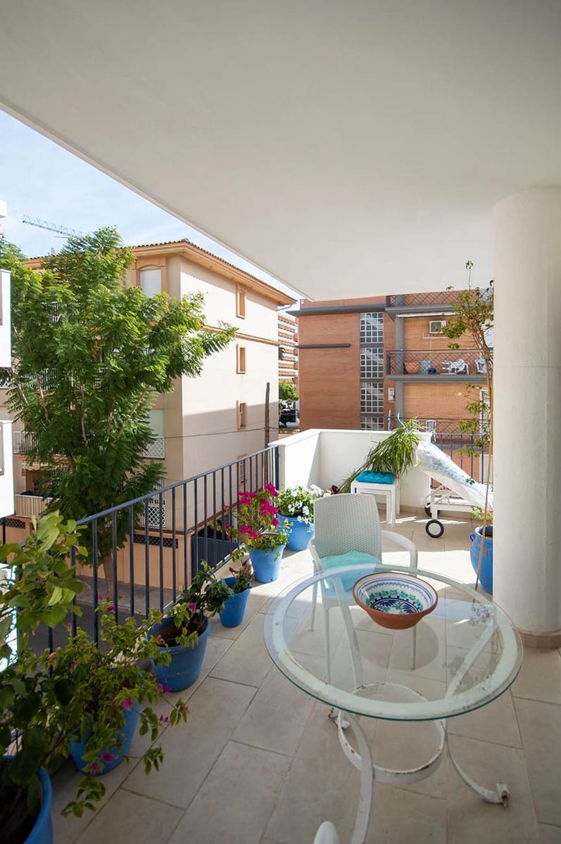 2 bedroom Apartment for rent in Los Boliches , Fuengirola € 850 (Ref 7898879)