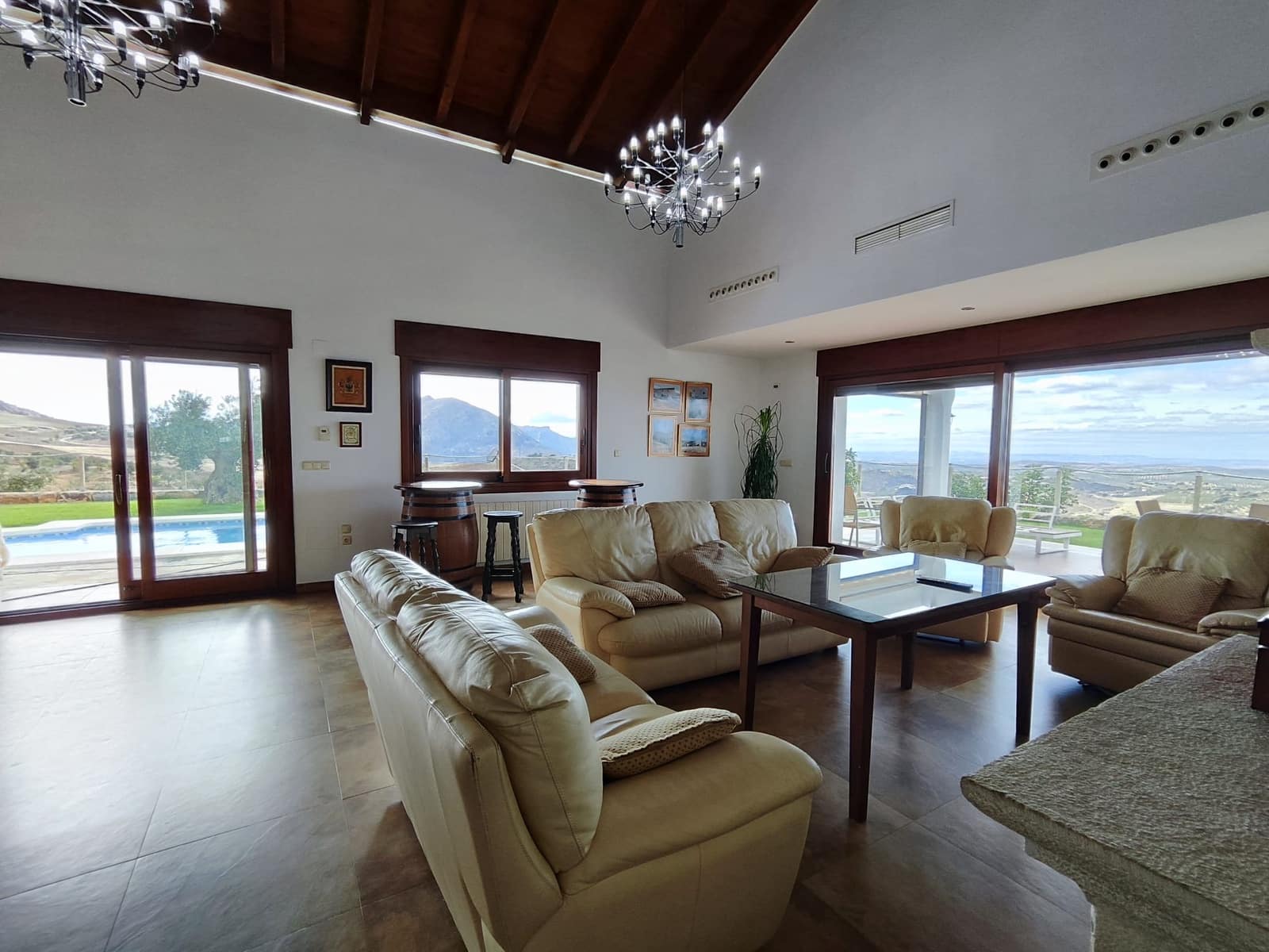 9 soveværelse Finca/Landehus til salg i Antequera med swimmingpool garage - € 2.300.000 (Ref: 7901413)