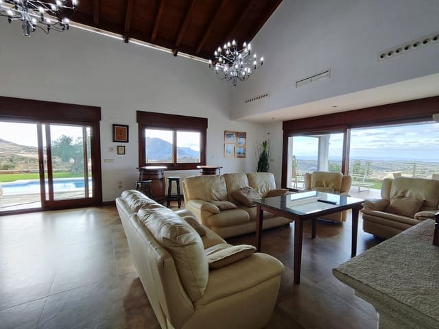 9 soveværelse Finca/Landehus til salg i Antequera med swimmingpool garage - € 2.300.000 (Ref: 7901413)
