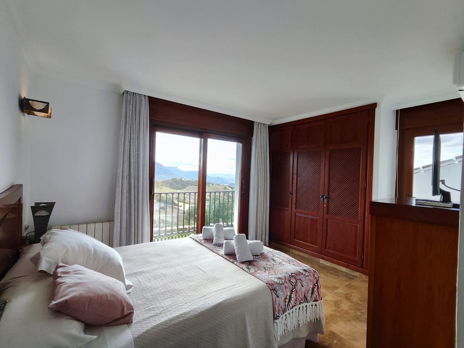 9 soveværelse Finca/Landehus til salg i Antequera med swimmingpool garage - € 2.300.000 (Ref: 7901413)