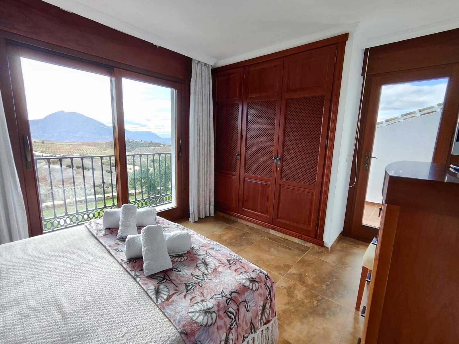 9 soveværelse Finca/Landehus til salg i Antequera med swimmingpool garage - € 2.300.000 (Ref: 7901413)