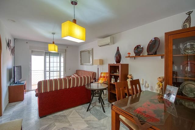 2 bedroom Beach Apartment for rent in Los Boliches , Fuengirola - € 1,000 (Ref: 8115890)