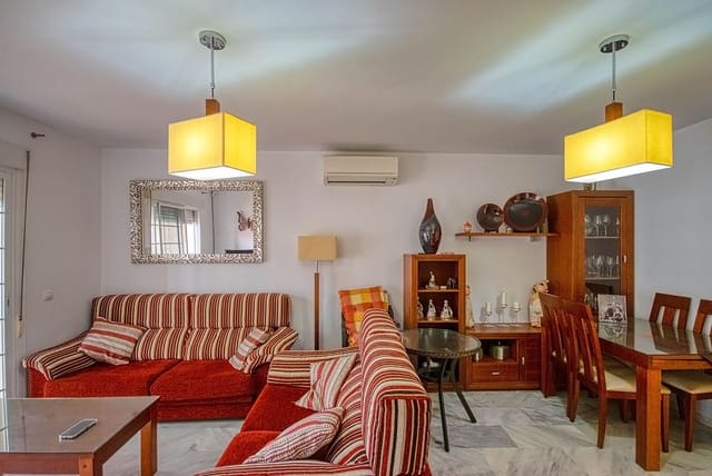 2 bedroom Beach Apartment for rent in Los Boliches , Fuengirola - € 1,000 (Ref: 8115890)